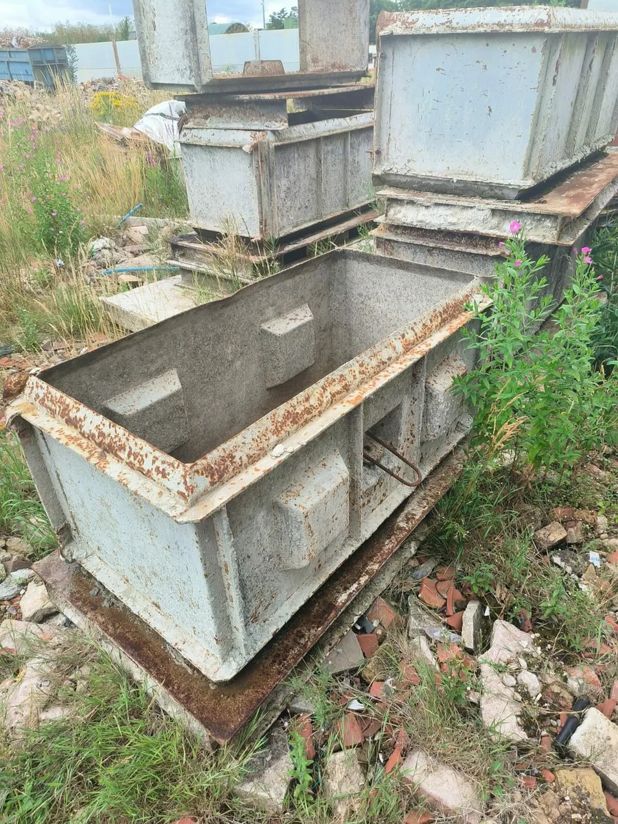 3 x LEGO BLOCK MOULDS - Image 3