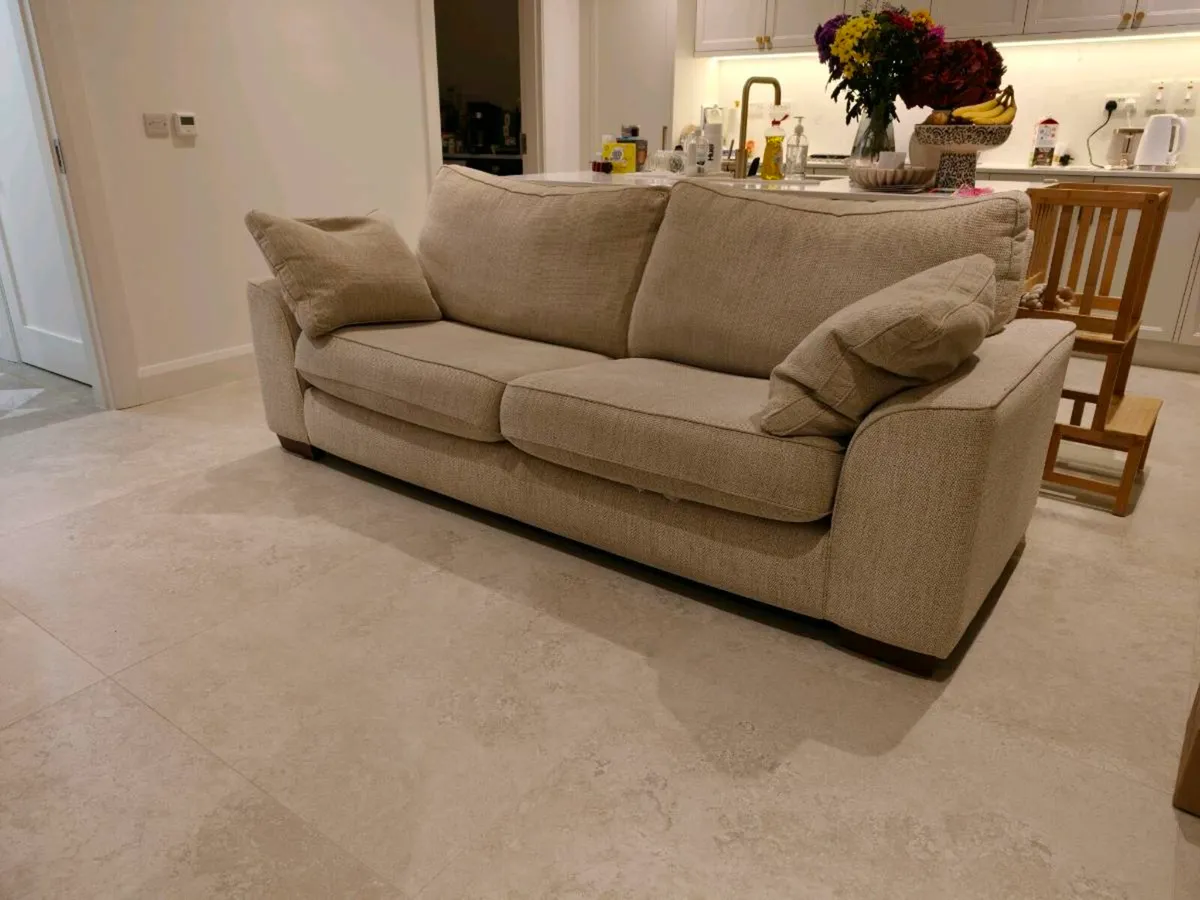 4 seater couch - Image 3