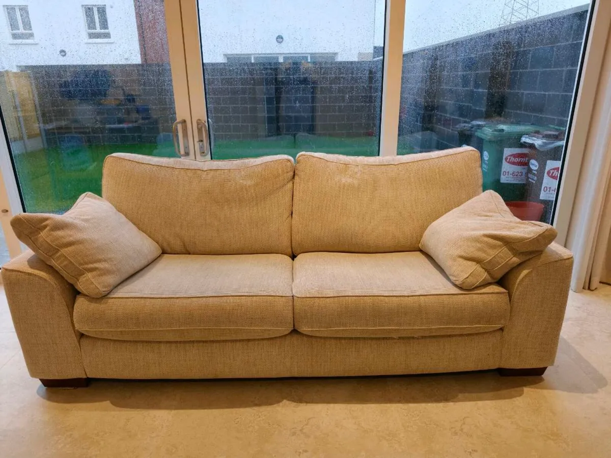 4 seater couch - Image 4