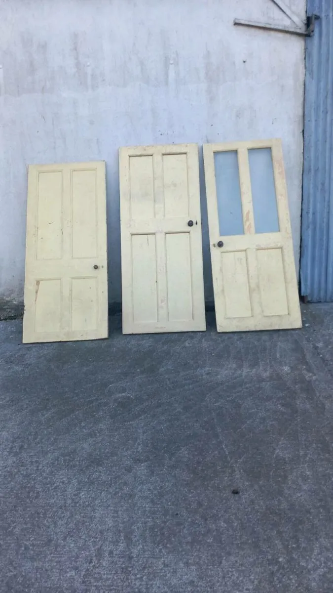 Red deal doors - Image 1