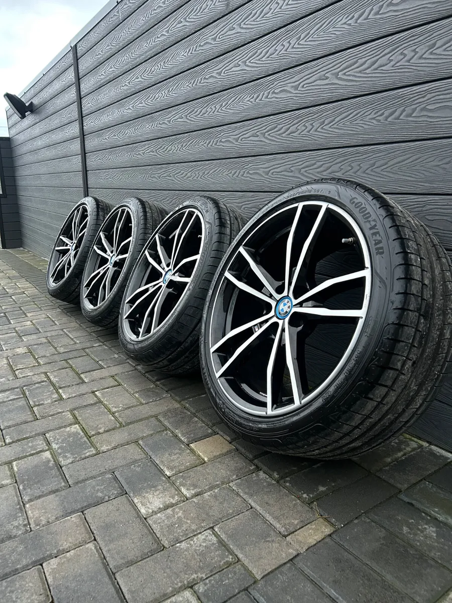 19” GENUINE BMW 3 SERIES ALLOY WHEELS & TYRES - Image 1