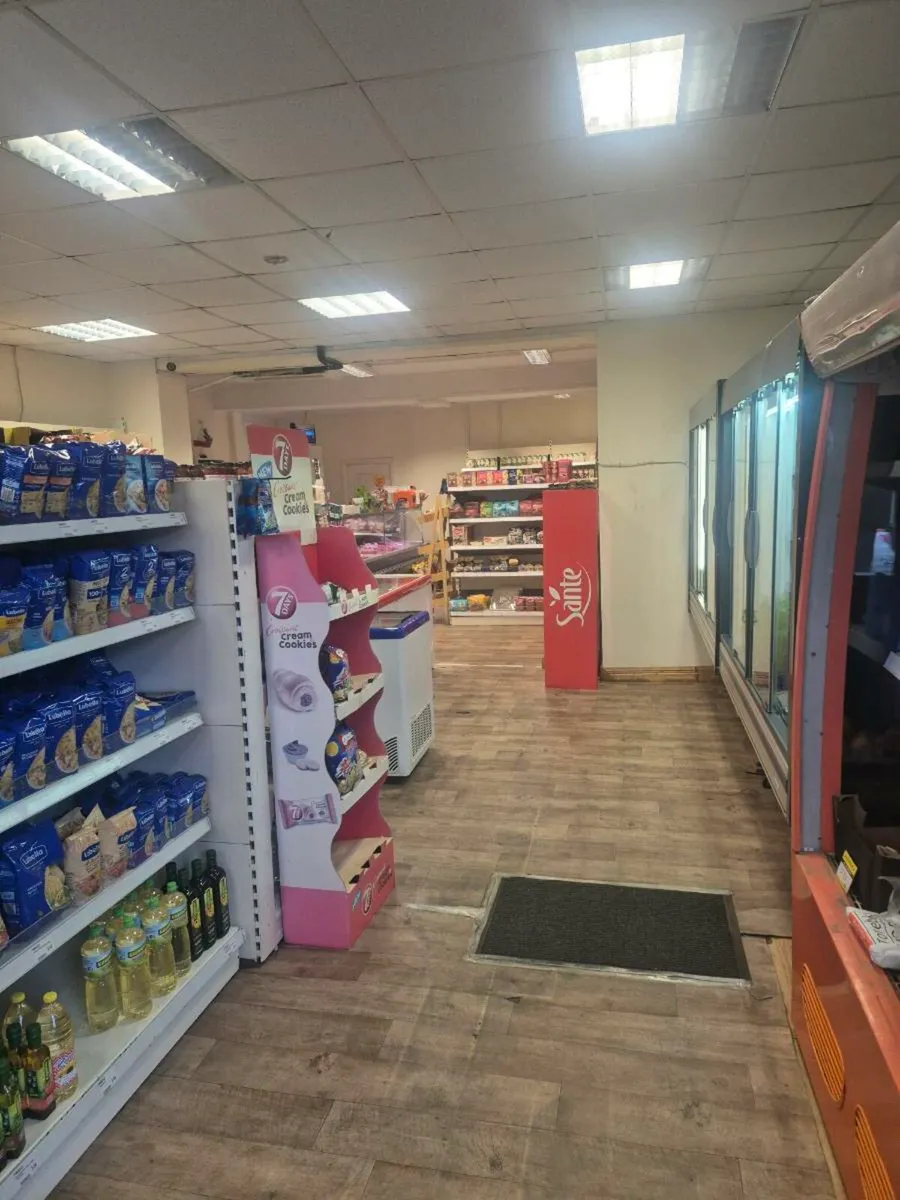 Retail Unit – Shop lease for sale - Image 4