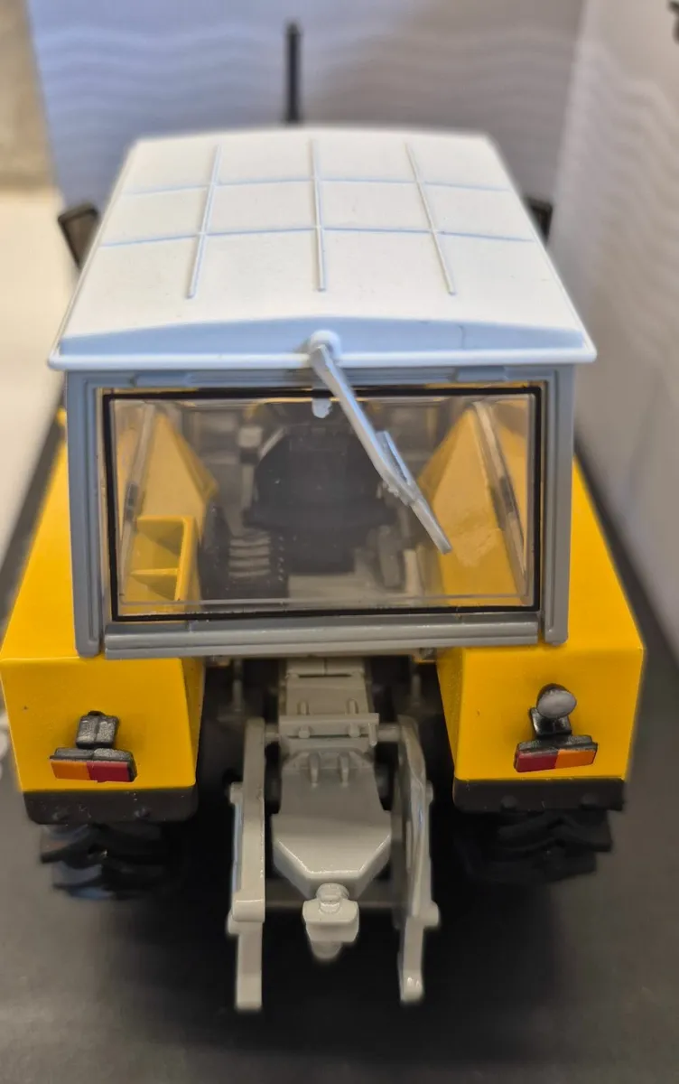 Ursus1201 - 2WD Tractor Diecast Model - Image 4