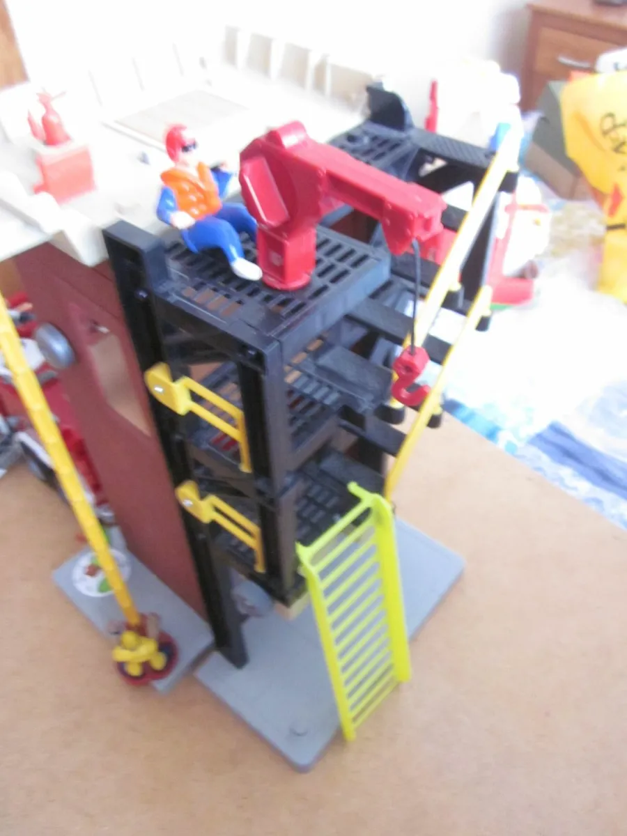 Fisher Price Fire Station,Brigade and Figures - Image 4