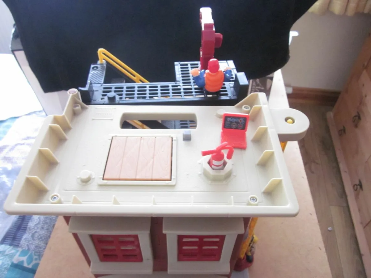 Fisher Price Fire Station,Brigade and Figures - Image 3