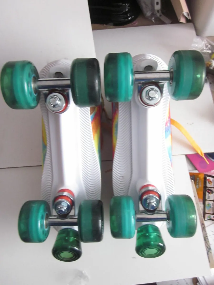 New Rookie Legacy Quad Skates - Tie Dye - Image 4