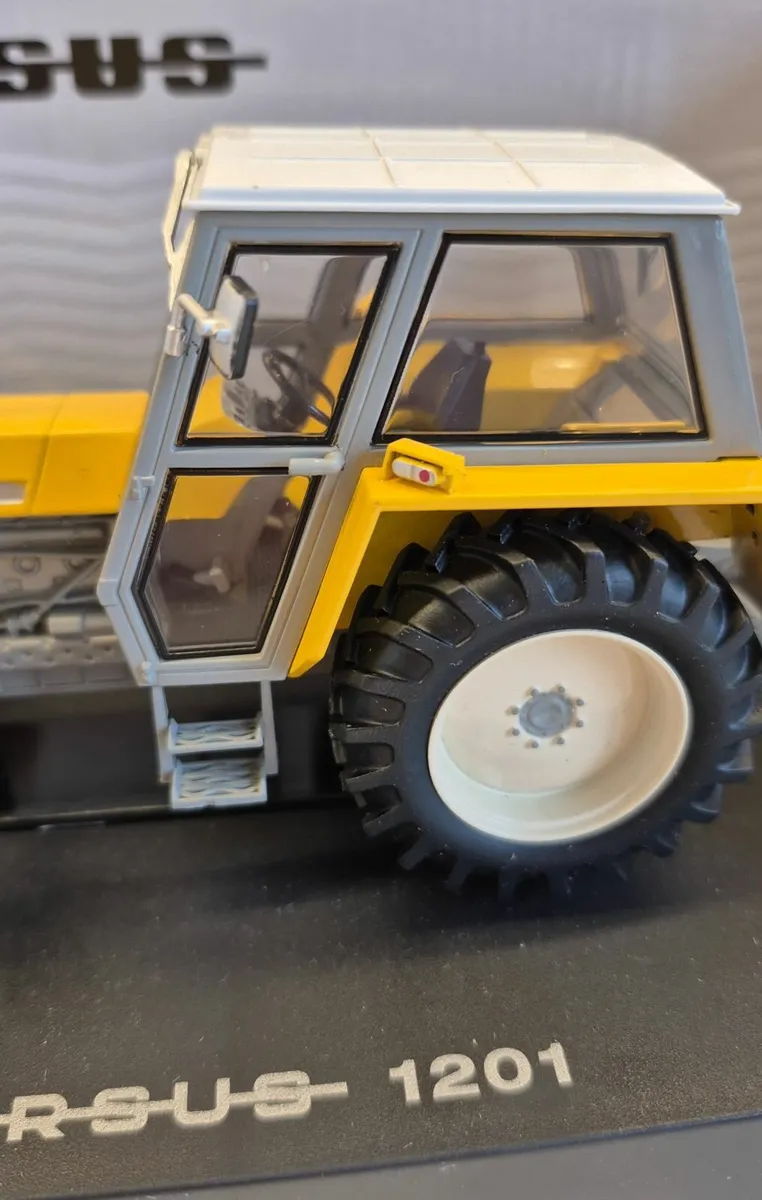 Ursus 1201 - 2WD Tractor Diecast Model - Image 3