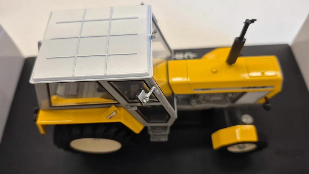 Ursus 1201 - 2WD Tractor Diecast Model - Image 4