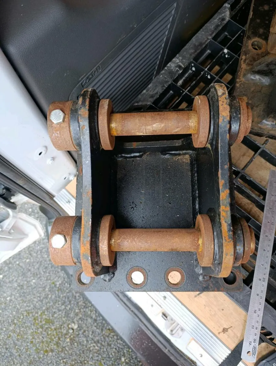 30mm pin bucket cradle - Image 4