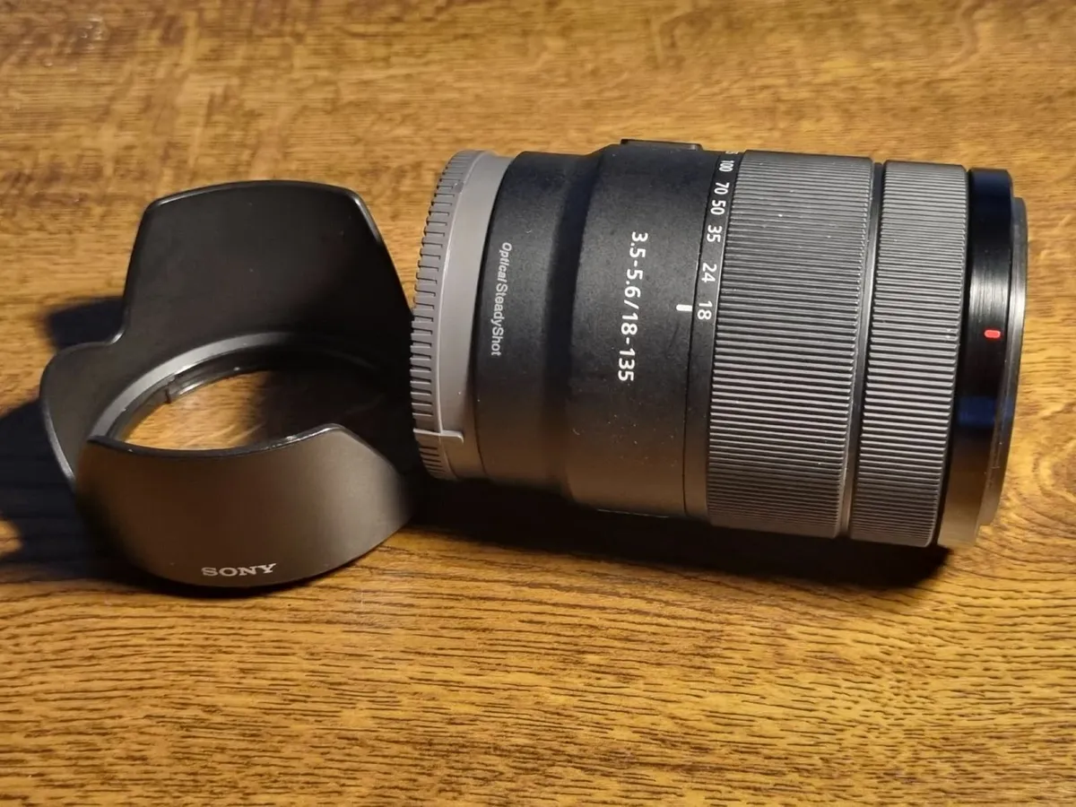 Sony E 18-135mm F/3.5-5.6 OSS Zoom E-Mount Lens - Image 1