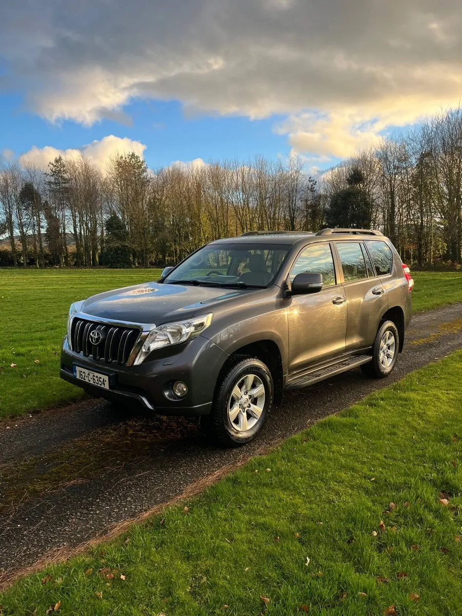 Toyota Landcruiser Business Class 5 seat - Image 1