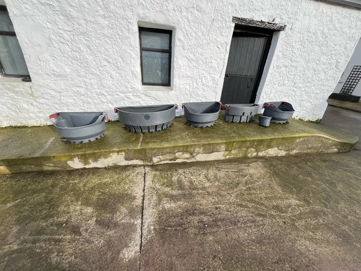 Milkbar Calf Feeders - Image 1