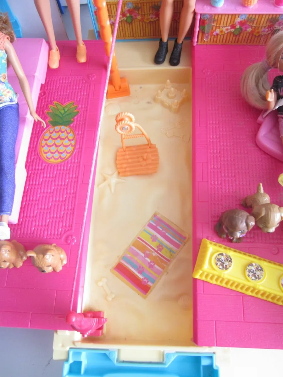 Barbie Ultimate Puppy Mobile Car Camper - Image 4