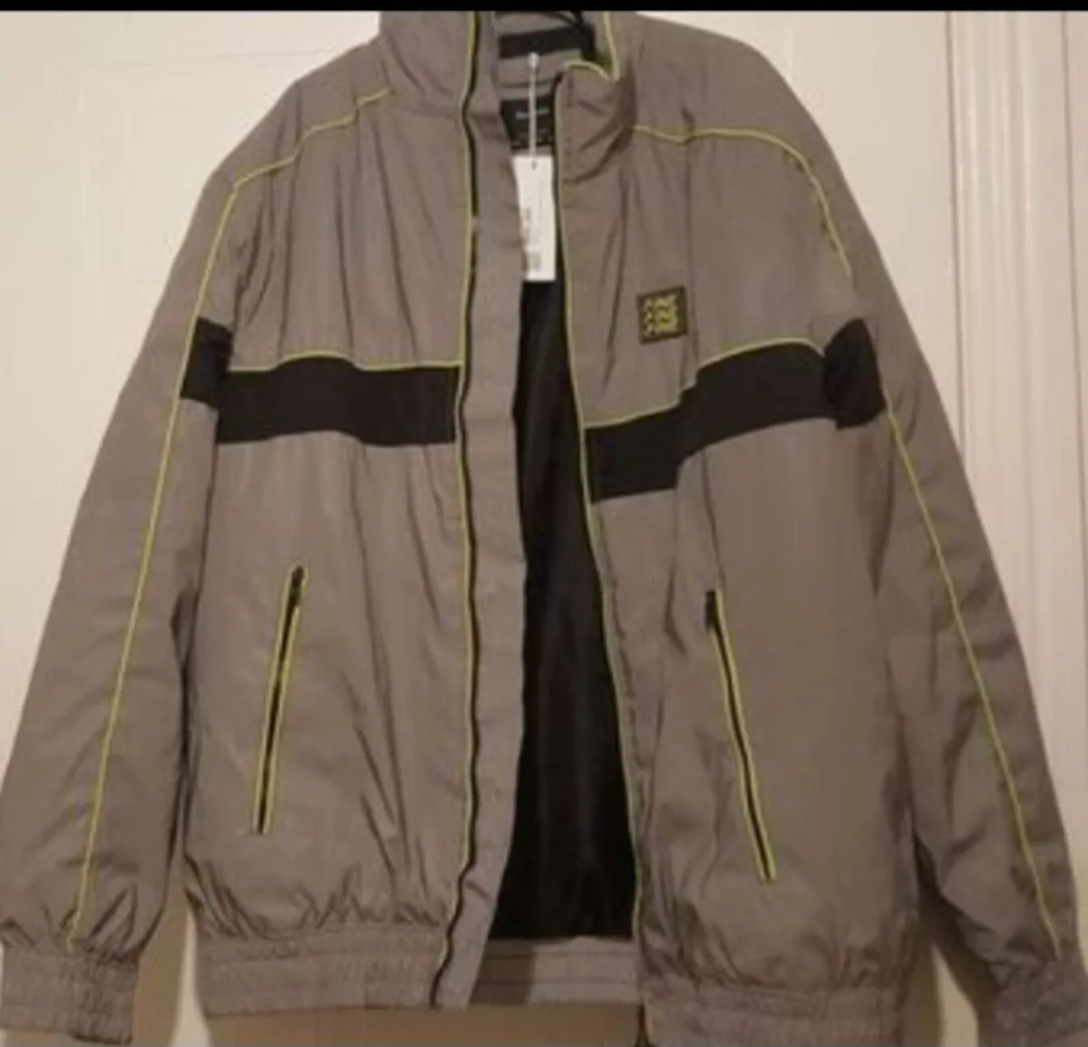 Winter Jacket M/L - Image 2