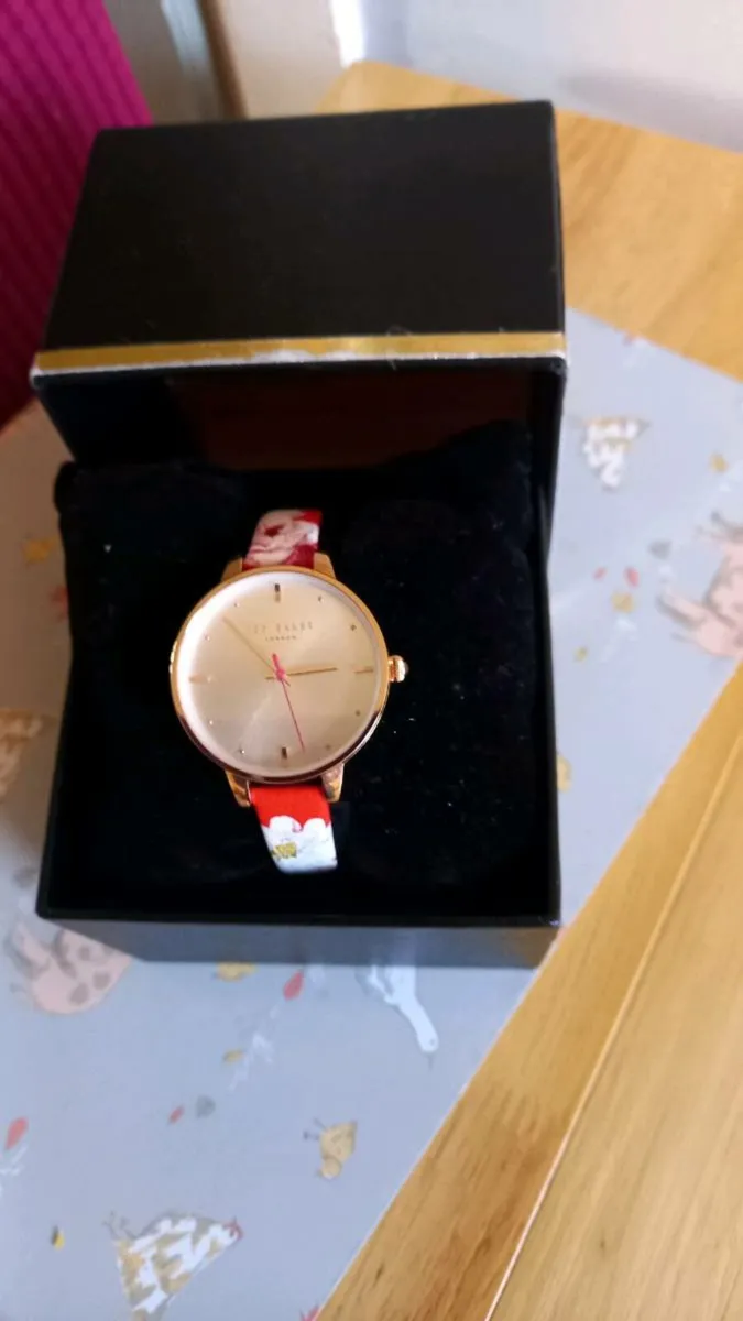 Ladies   Ted Baker wrist watch. - Image 2