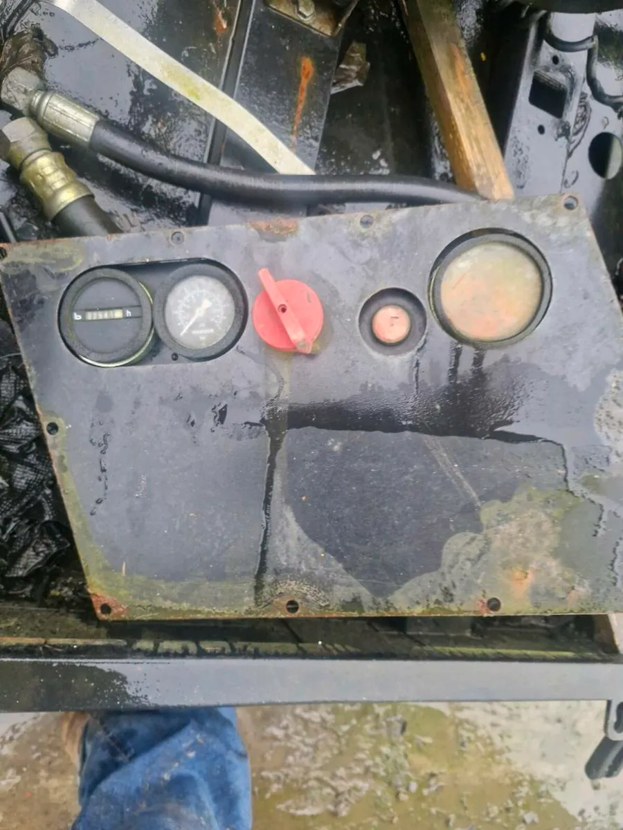 Kubota 3 cylinder diesel engine - Image 4