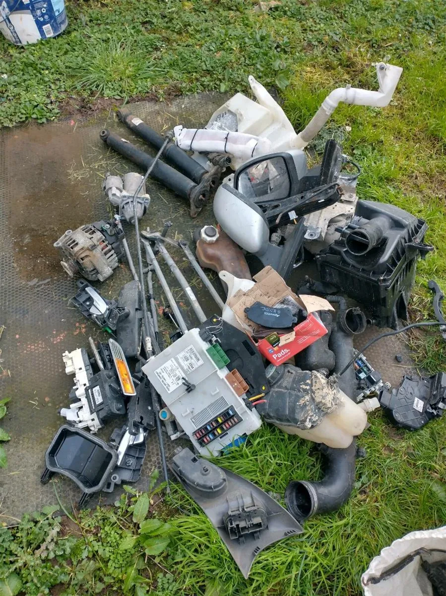 Ford Mondeo car parts - Image 1