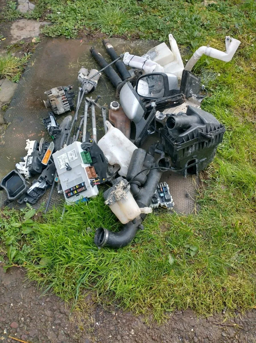 Ford Mondeo car parts - Image 2