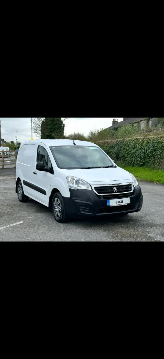 ABSOLUTELY IMMACULATE 3 SEATER PARTNER NEW TEST - Image 1