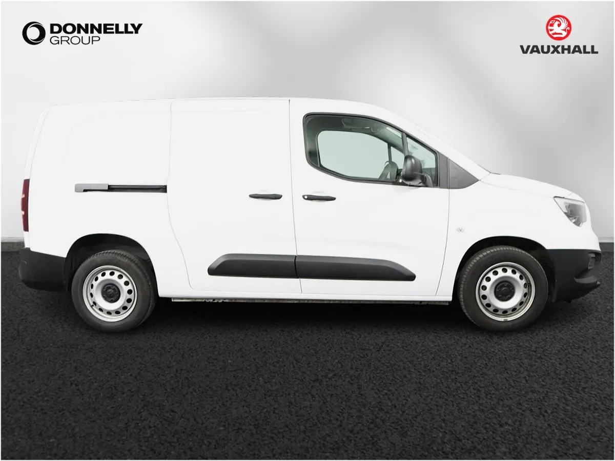 Vauxhall Combo Cargo L2 Diesel Dynamic - Image 3