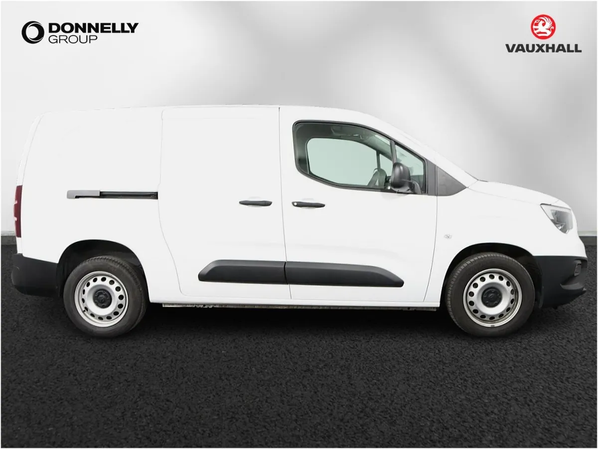 Vauxhall Combo Cargo L2 Diesel Dynamic - Image 3