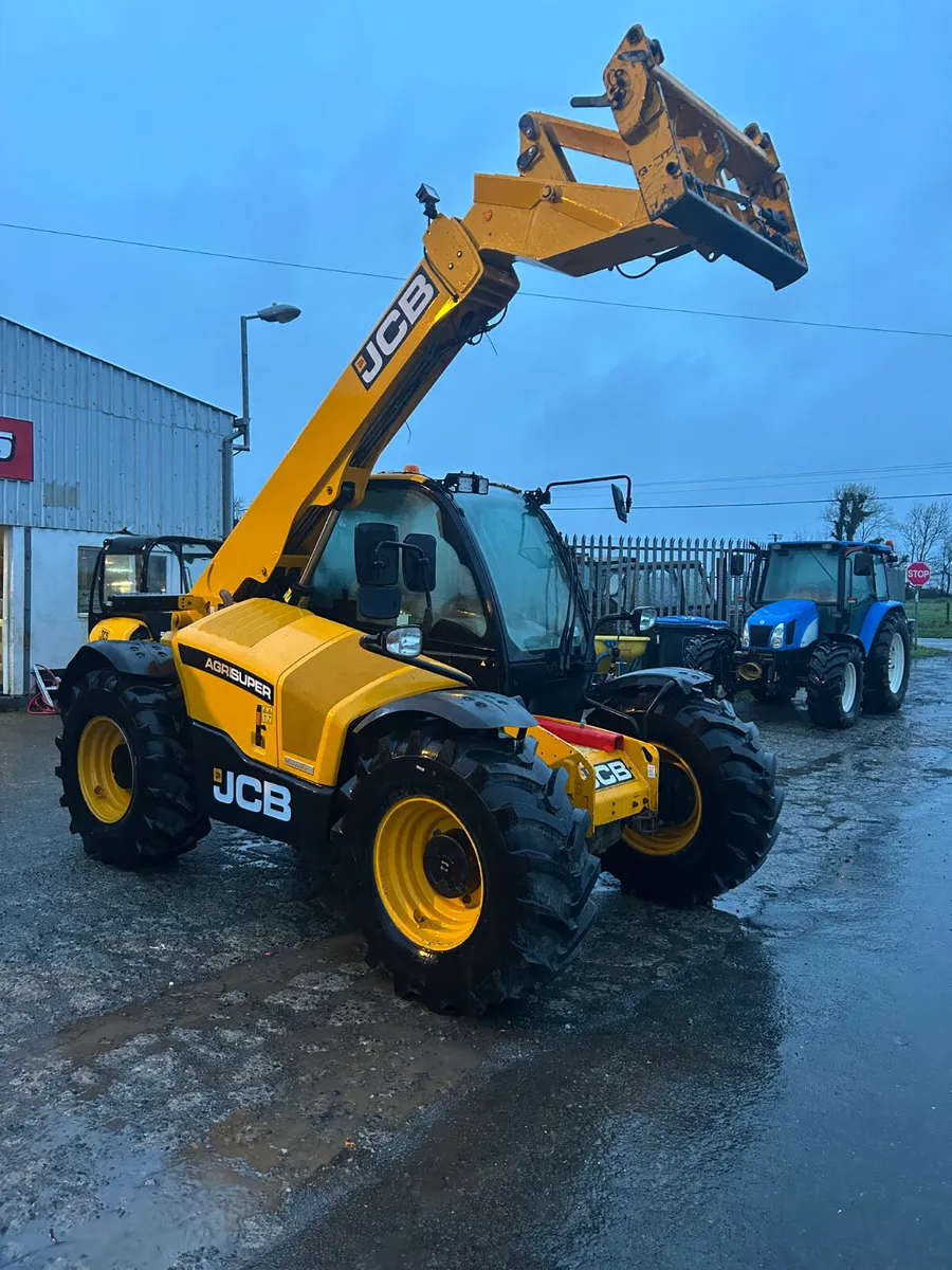 2019 JCB 538-60 Agri Super Telehandler - Image 1