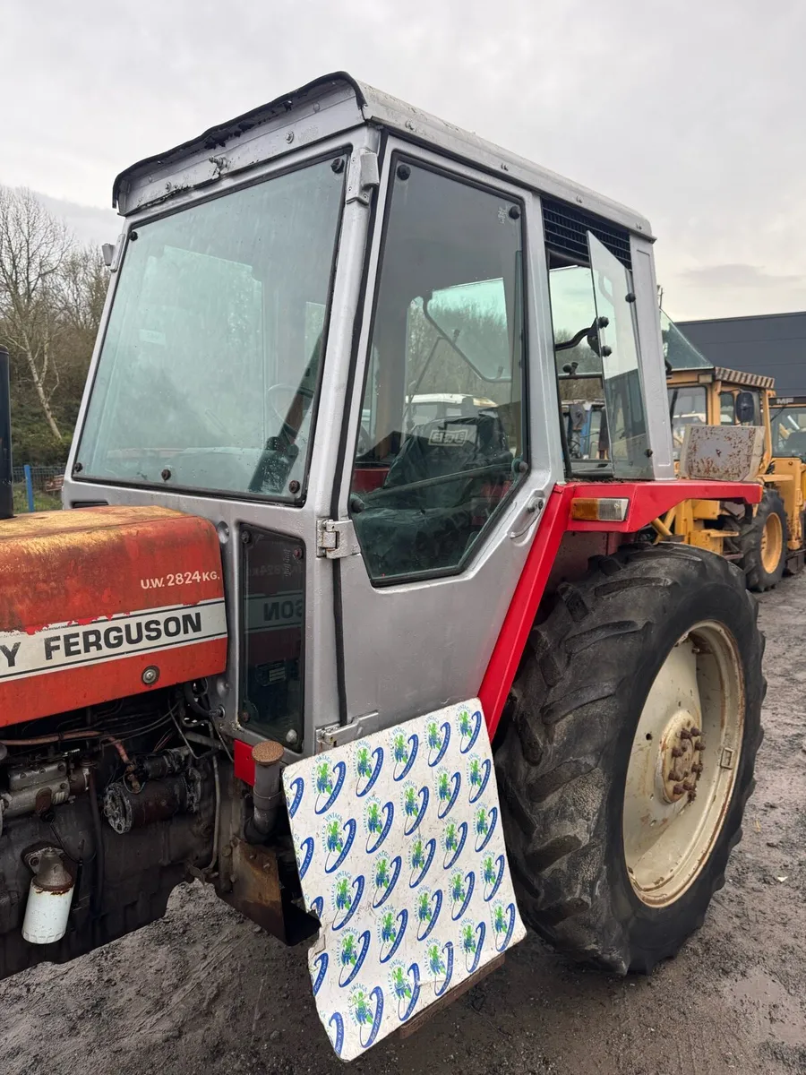 Massey Ferguson 600 Series Cab - Image 1