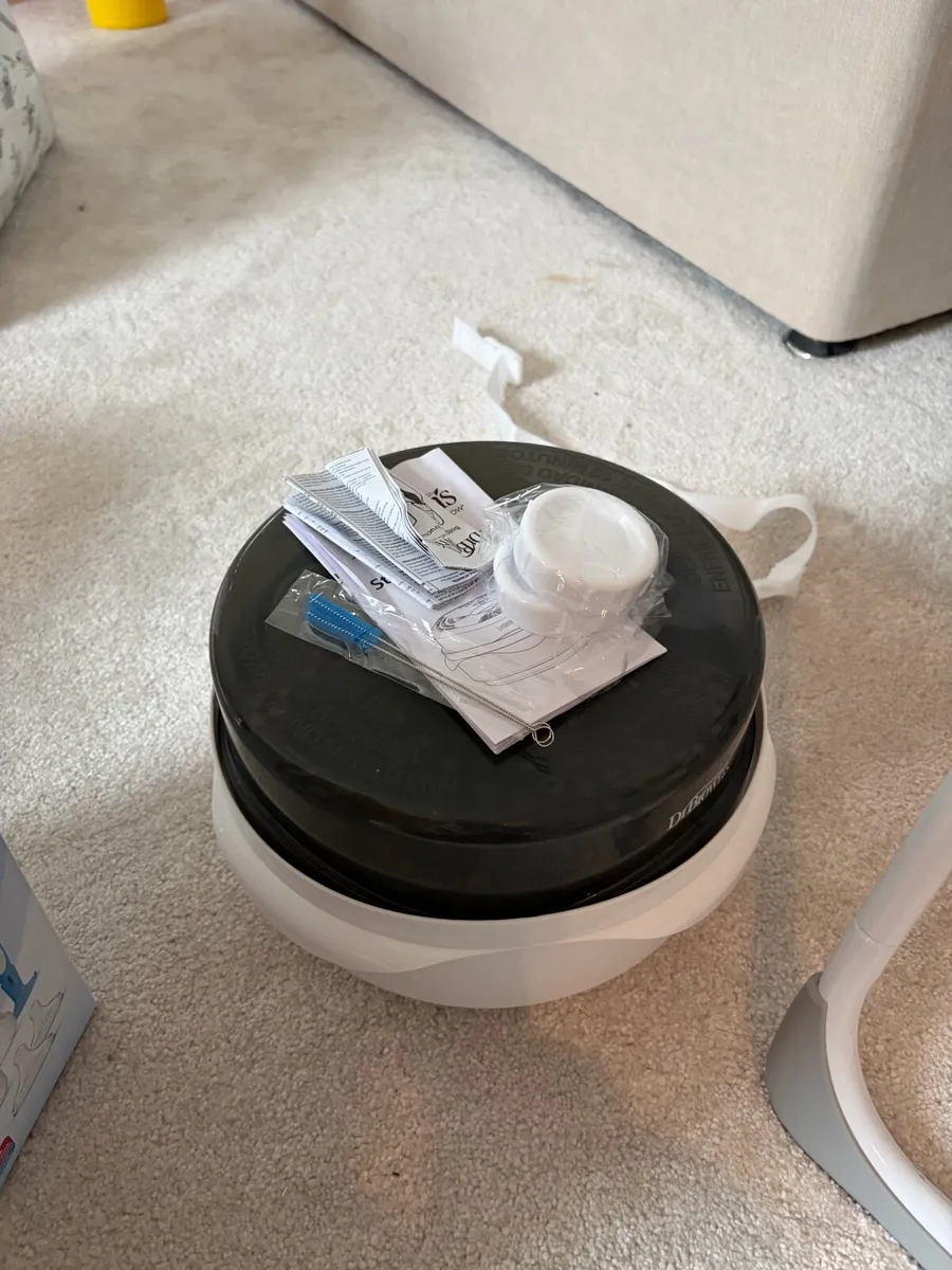 Dr Brown steriliser and bottles - Image 4