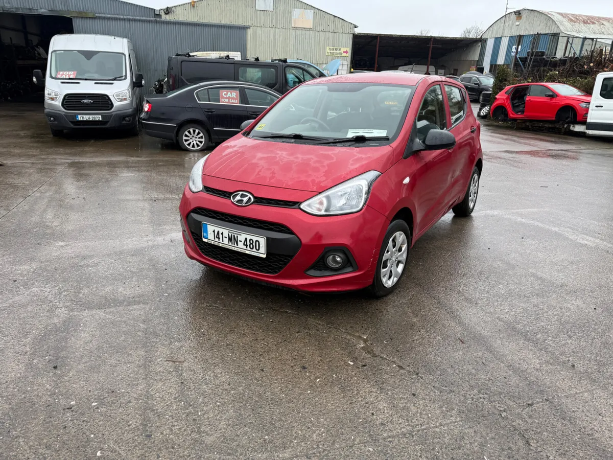 2014 Hyundai   i10   1.0 ptl - Image 2