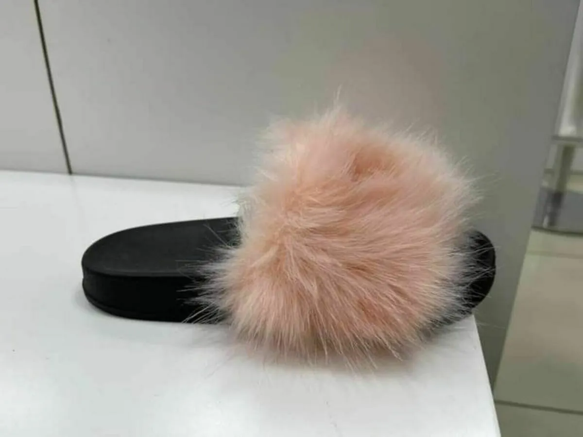 Fluffy fur slippers sizes 37-41 sizes 4-8 - Image 1