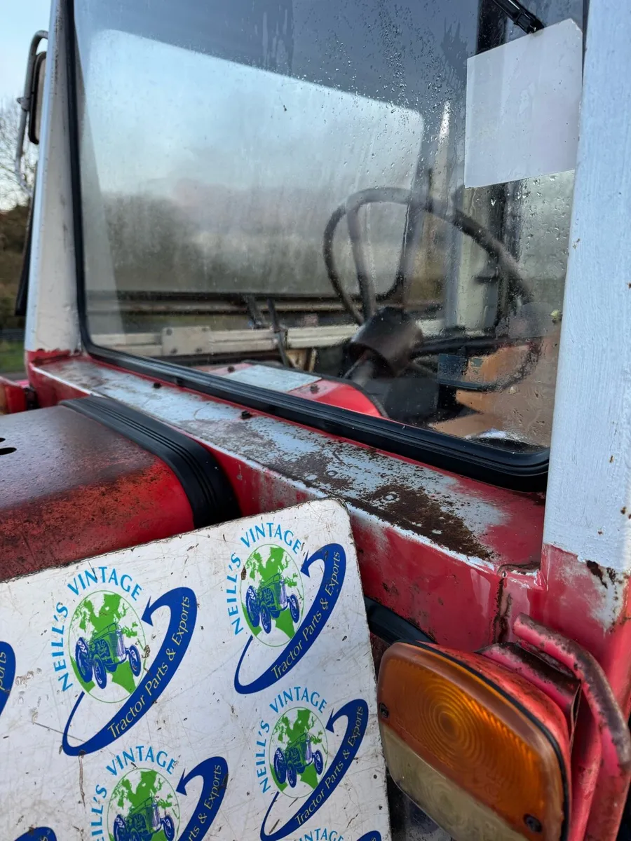 Massey Ferguson 575 590 Cab - Image 3