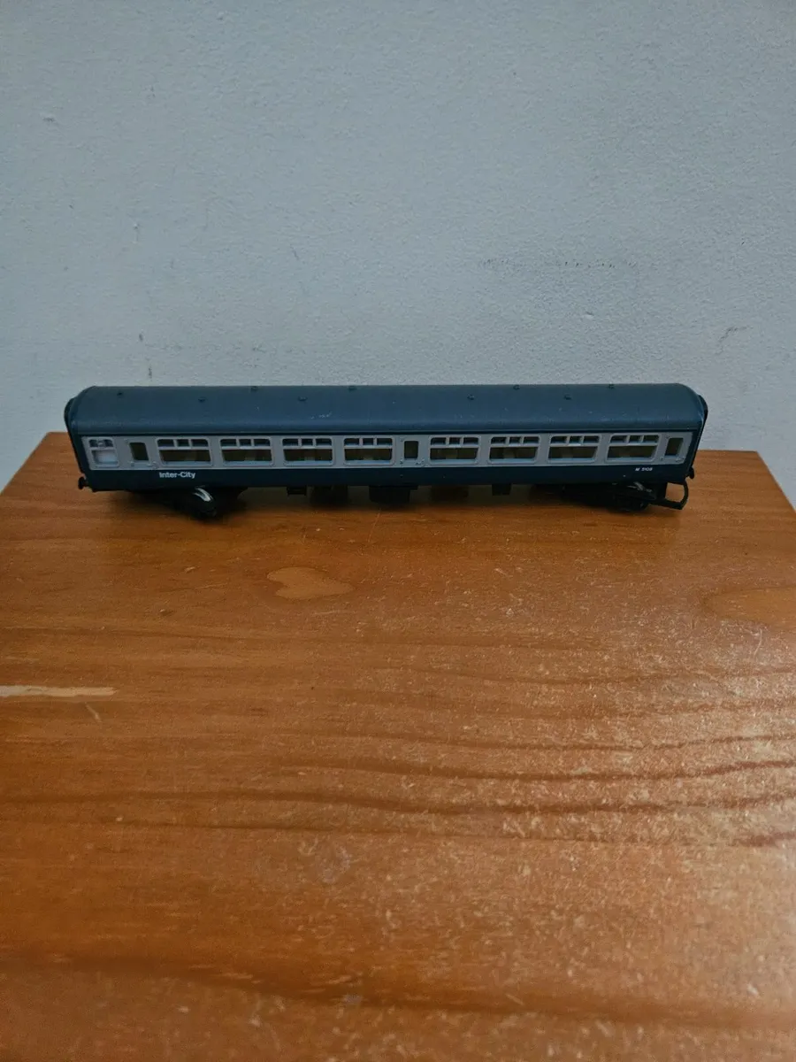Hornby OO Gauge Carraige