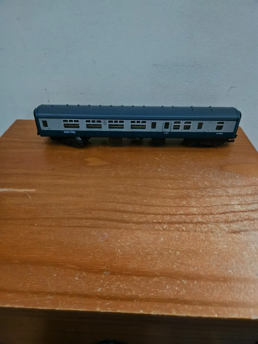 Hornby OO Gauge Carraige