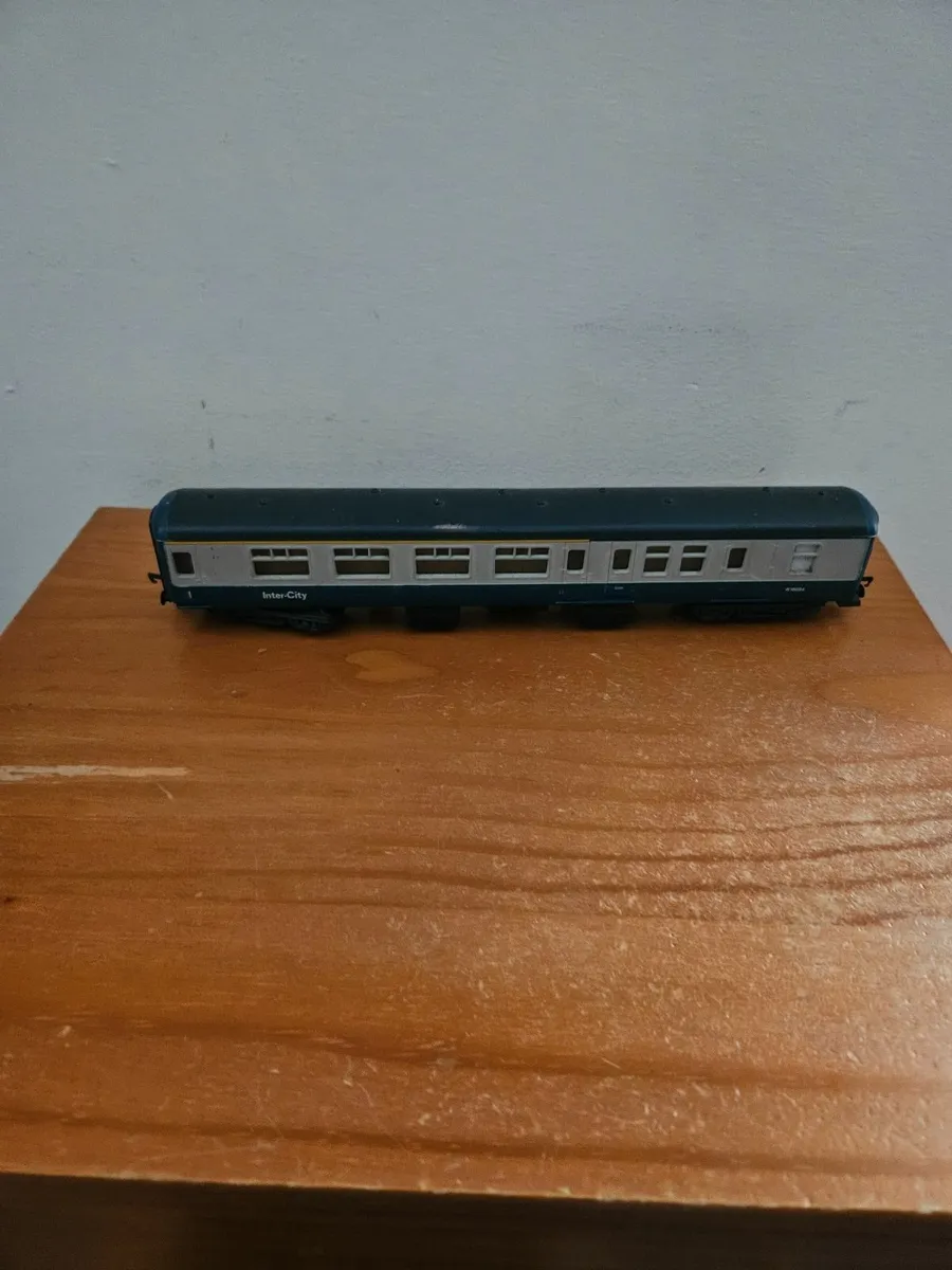 Hornby OO Gauge Carraige