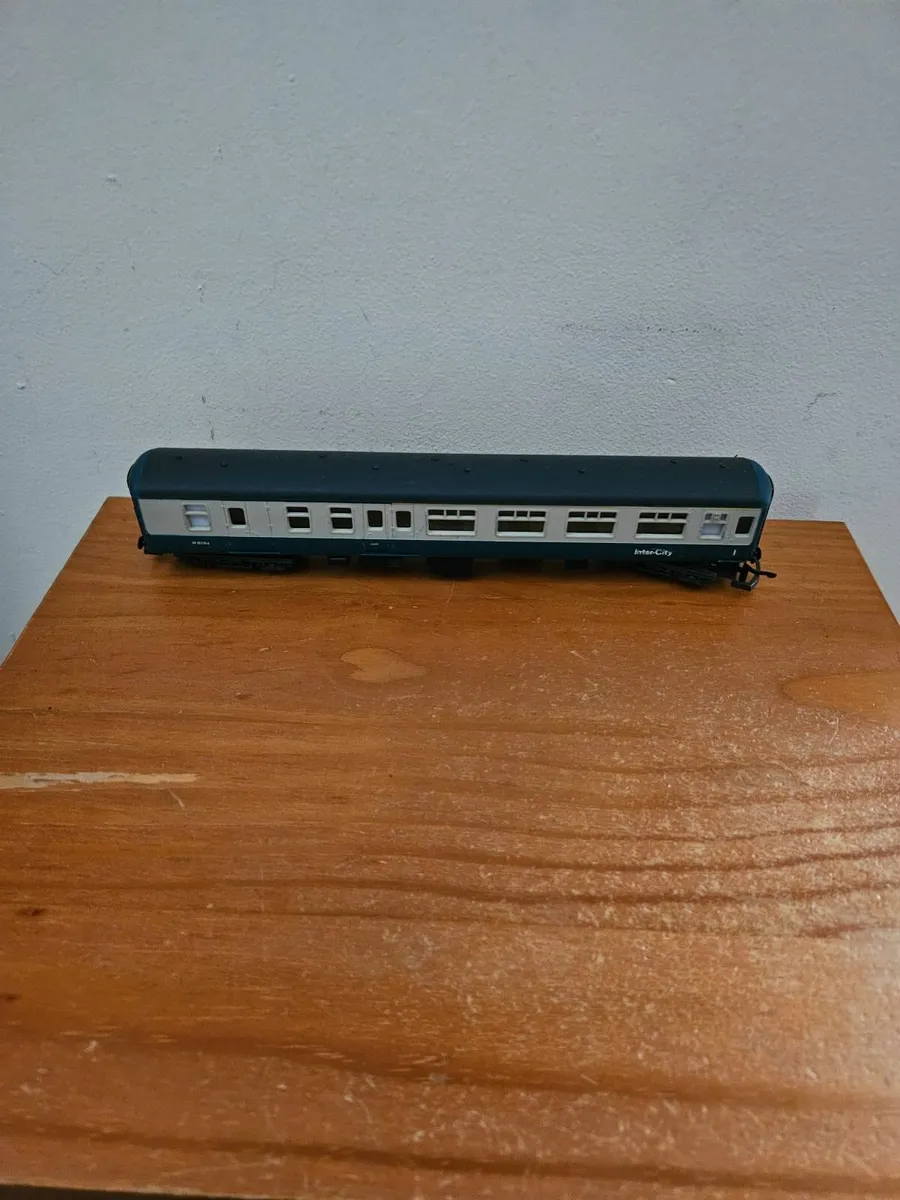 Hornby OO Gauge Carraige