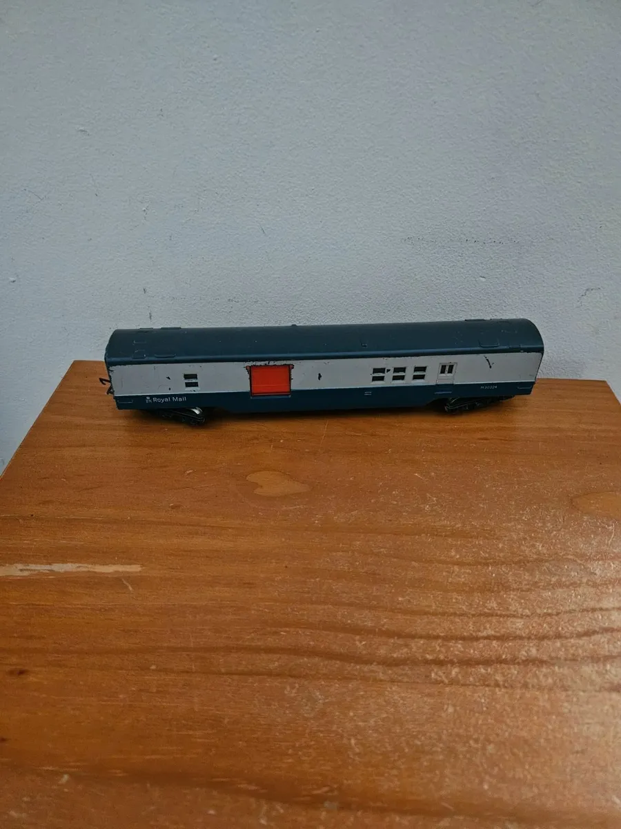 Hornby OO Gauge Carraige