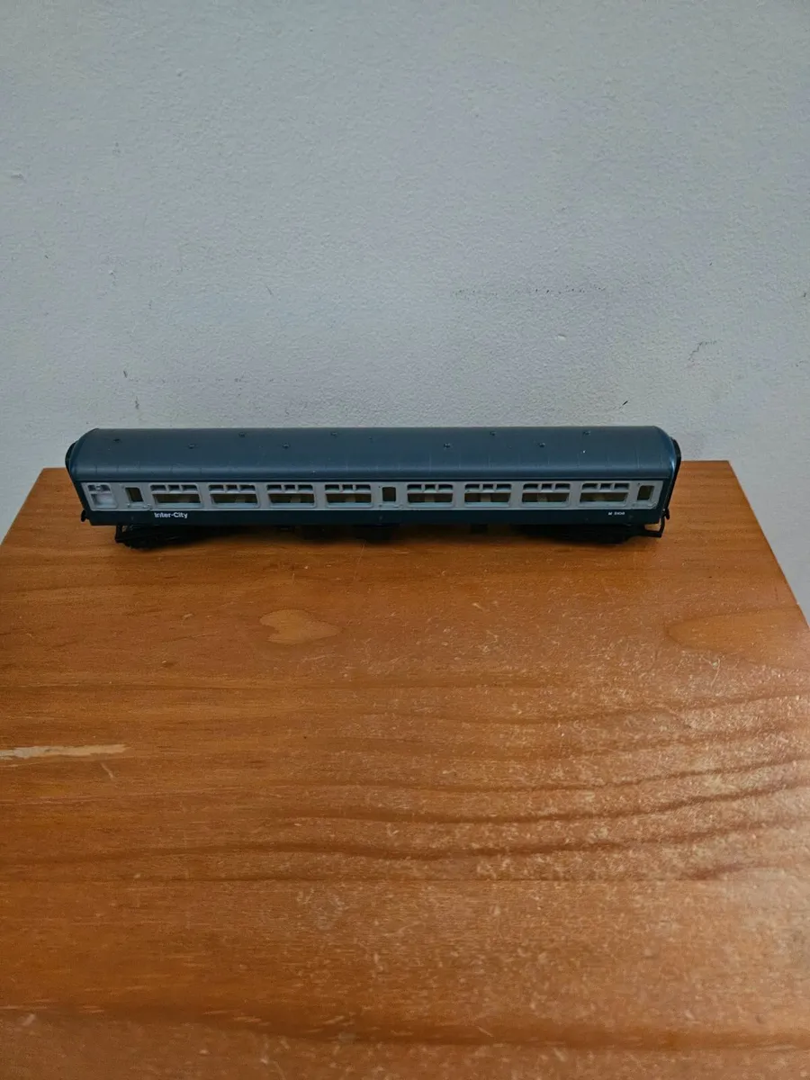 Hornby OO Gauge Carraige