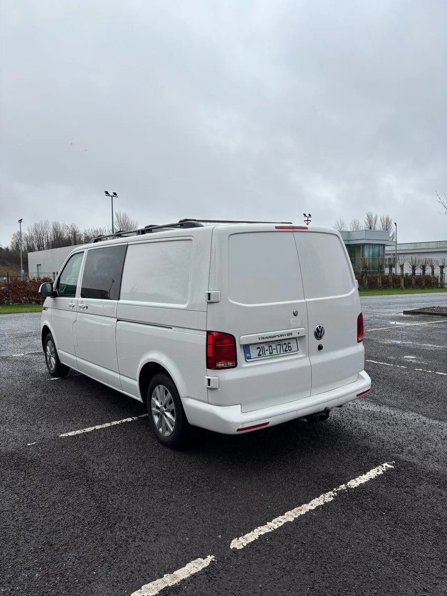 VOLKSWAGEN TRANSPORTER CREW CAB - Image 3