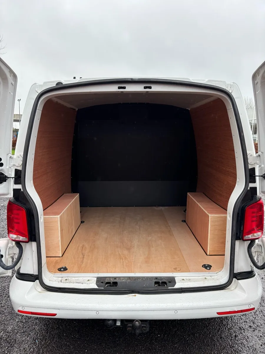 VOLKSWAGEN TRANSPORTER CREW CAB - Image 4