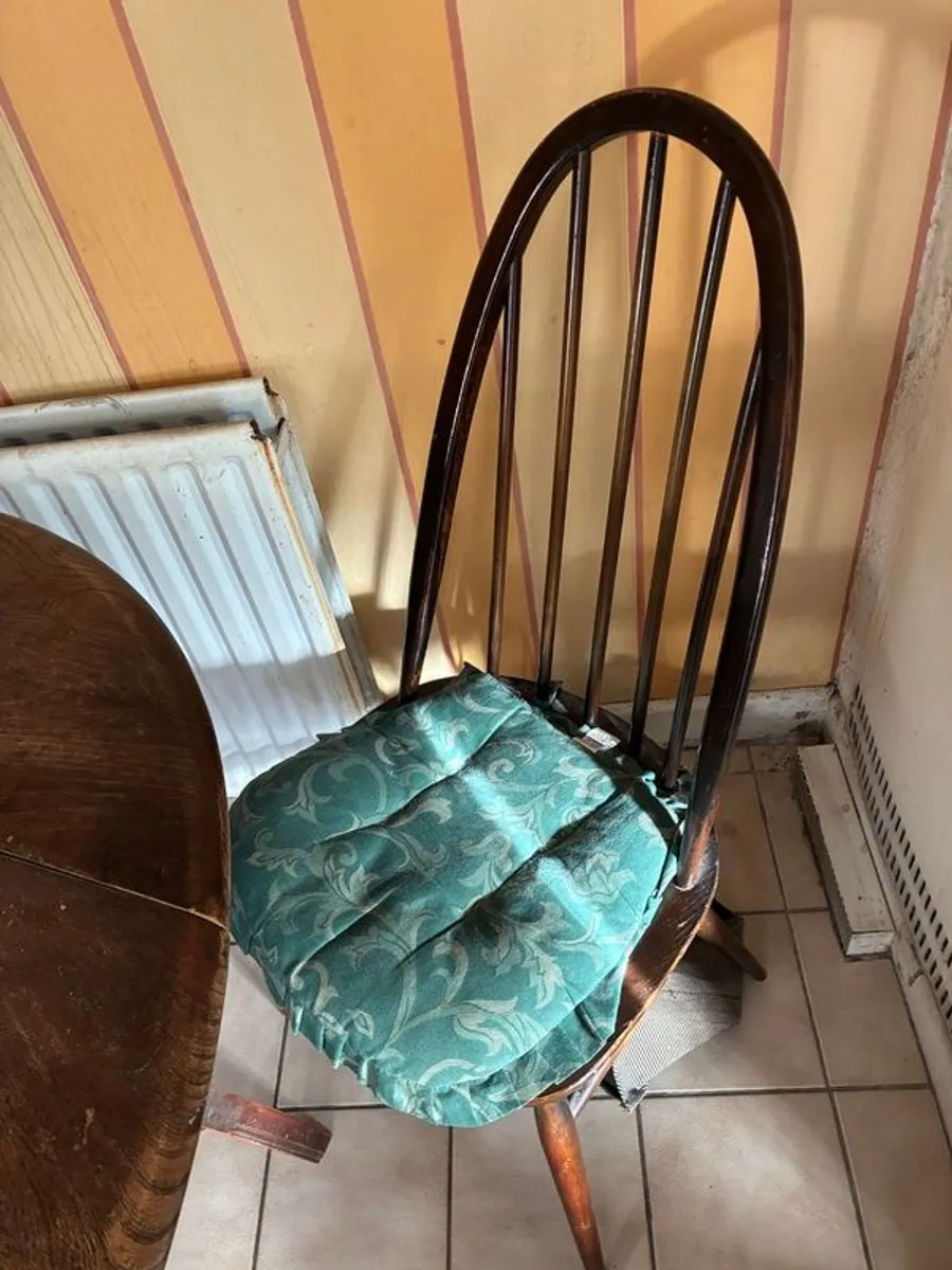 Kitchen table and 2 chairs - Image 3