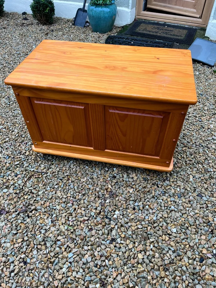 Blanket box / storage chest - Image 1