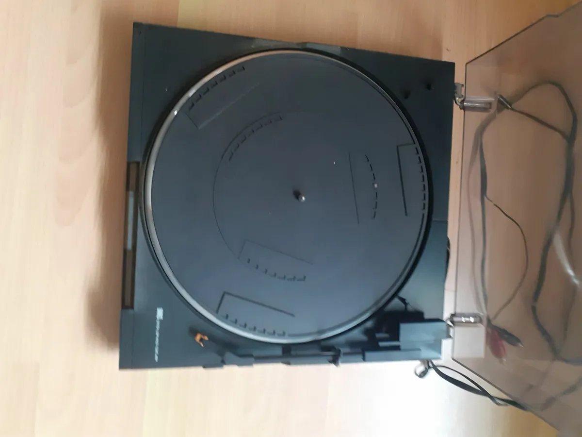 Record player & speakers, Digital reciever, Electr - Image 1