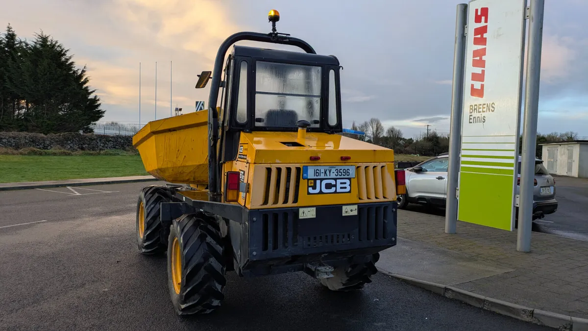 JCB 6 Ton enclosed swivel dumper - Image 3