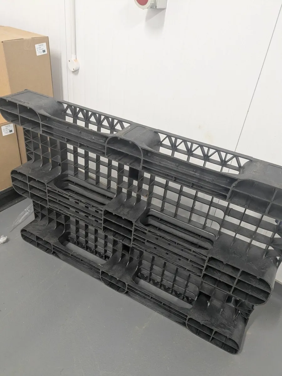 Plastic pallets  Athetnry - Image 1