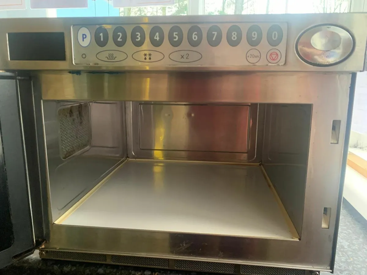 Commercial Microwave - Image 2