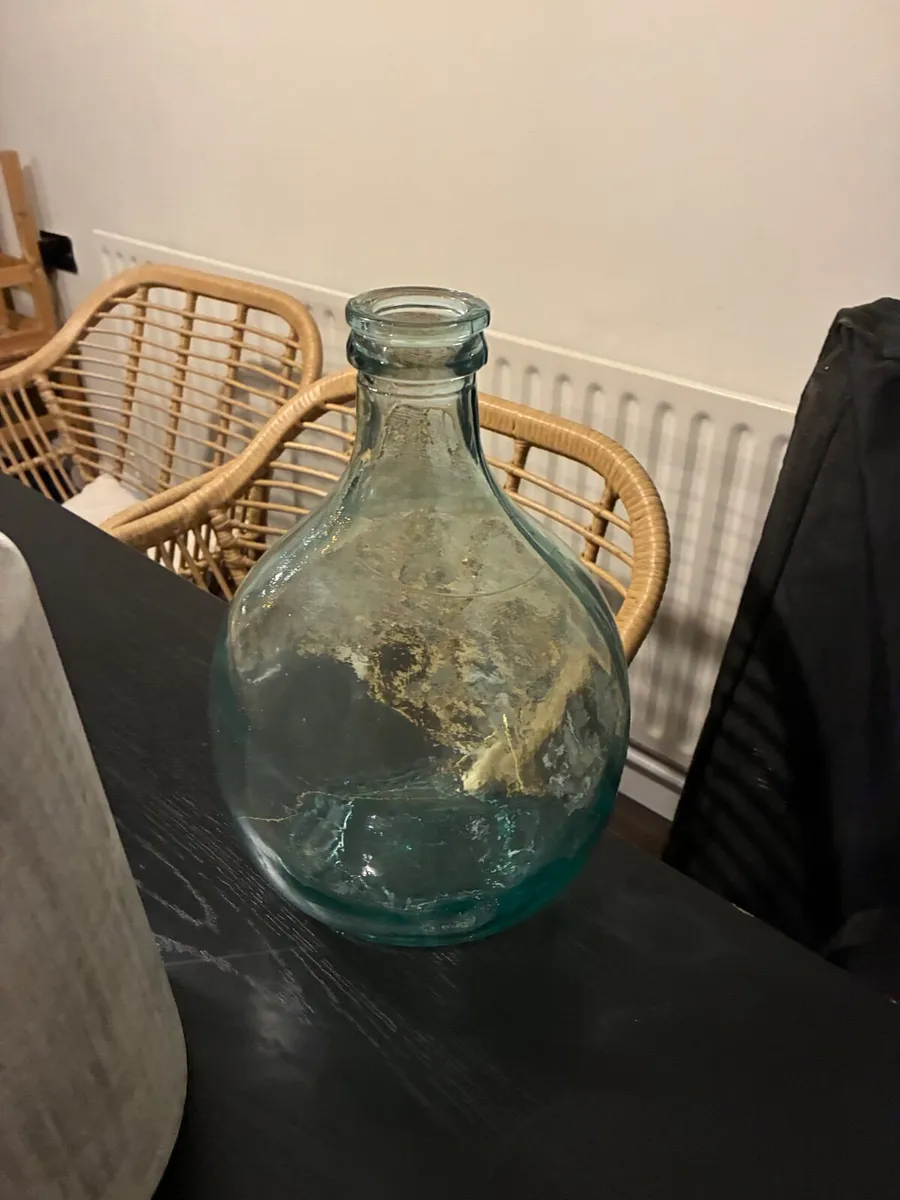 Pots and vases - Image 3