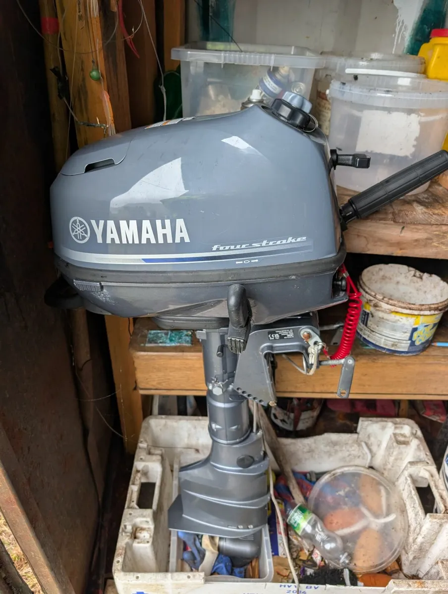 Yamaha 6hp outboard engine - Image 1