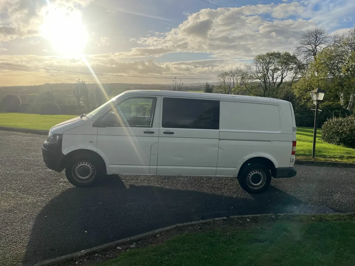 Volkswagen Transporter 2014 - Image 2