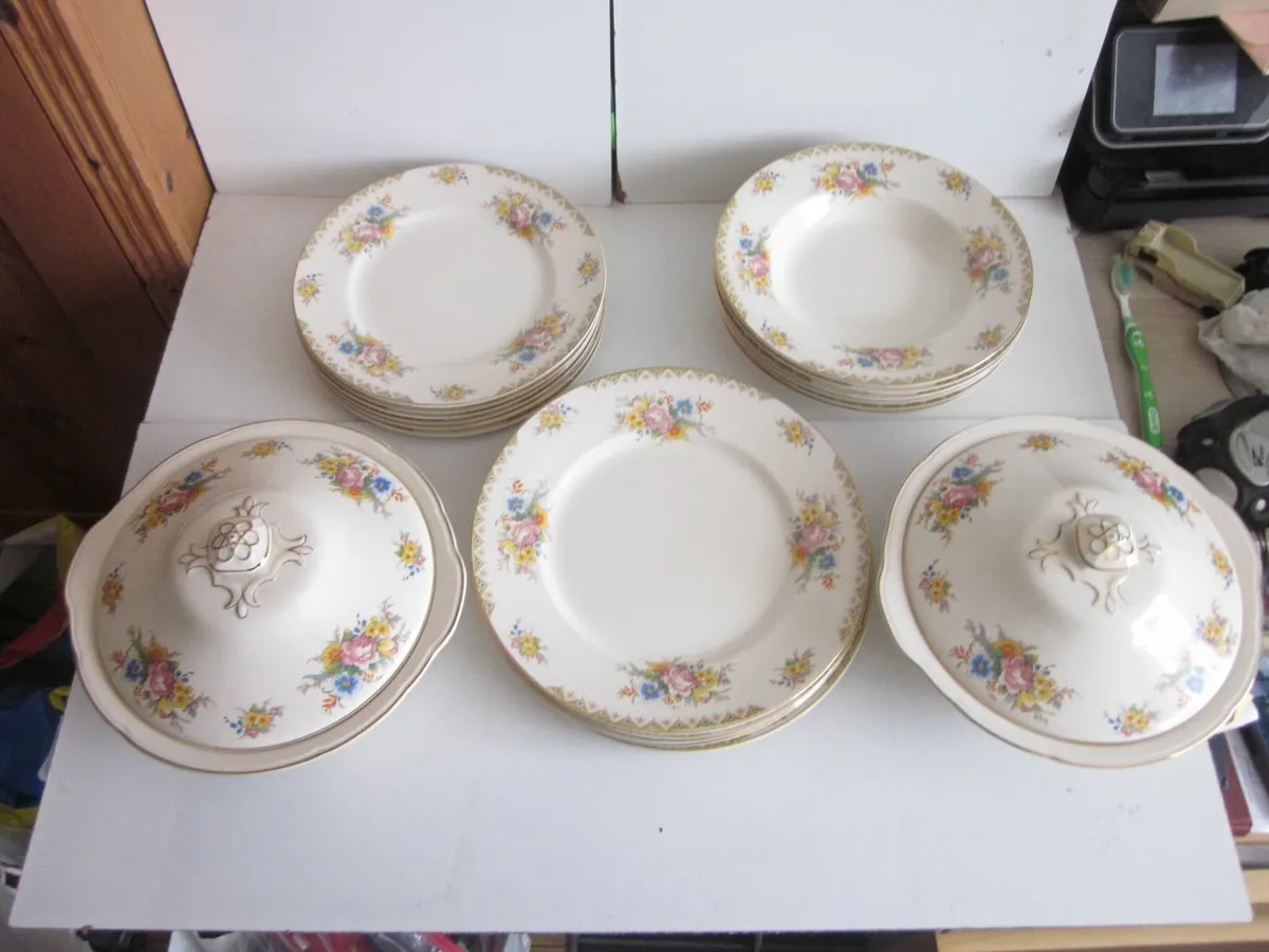 John Maddock & Sons Ltd Part Dinner Service 1940's - Image 1
