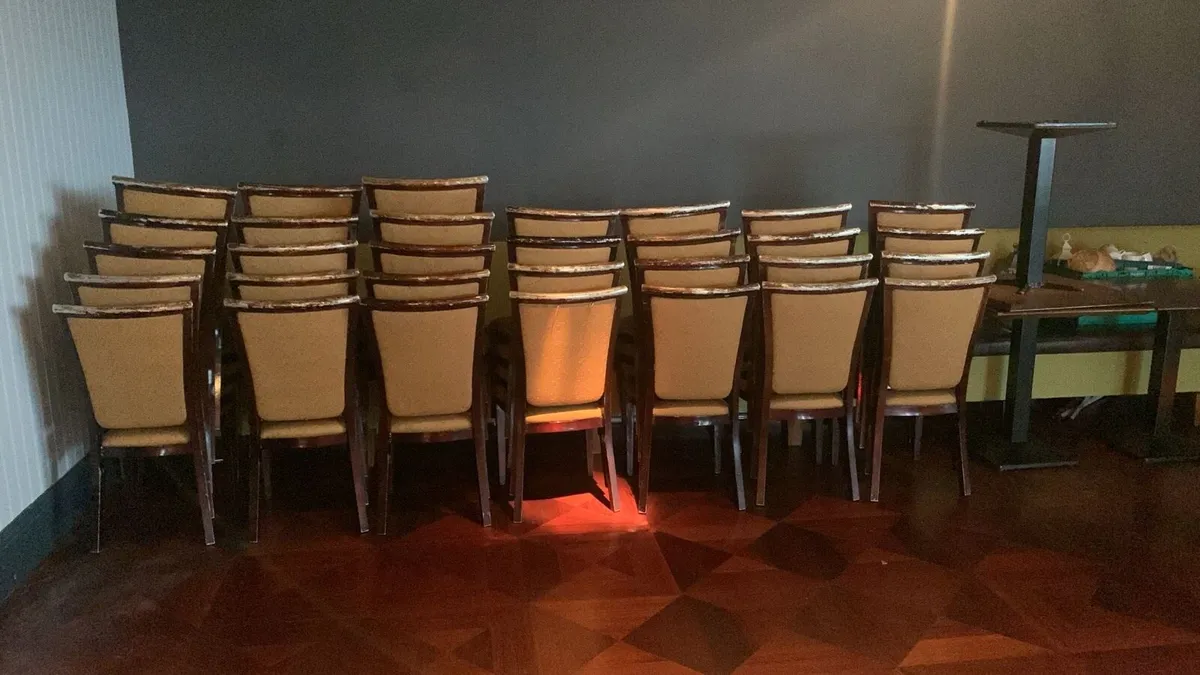 Pub chairs. Light metal frame - Image 2